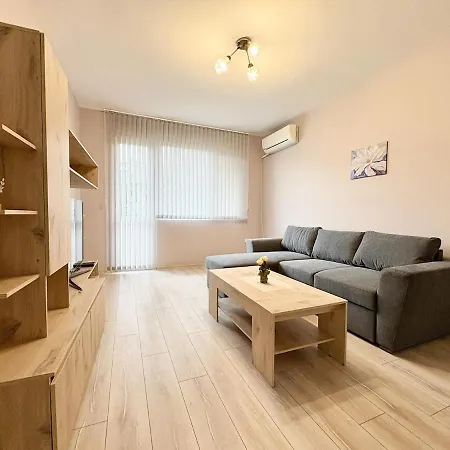 Blue Luna - Stylish Escape In Apartment Varna